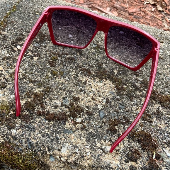 Retro Square Red Sunglasses - Picture 9 of 10